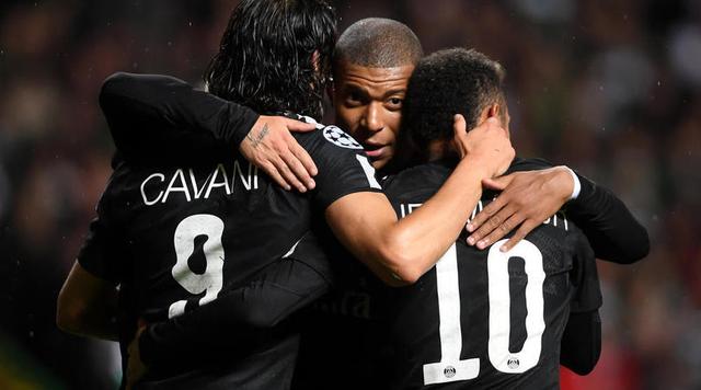 对曼联双响助维拉延续连胜势头，罗杰斯当选英超第17轮最佳（对阵曼联梅开二度助维拉续写连胜，罗杰斯当选英超第17轮最佳）