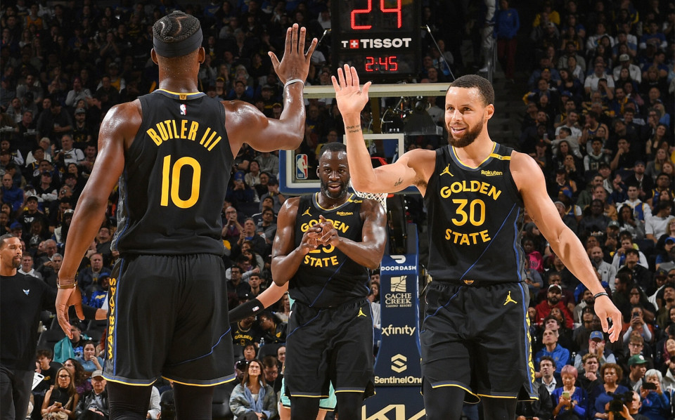 日职乙半场：两队破门乏术，熊本深红0-0甲府风林（日乙半场：熊本深红与甲府风林互交白卷，0-0握手言和）