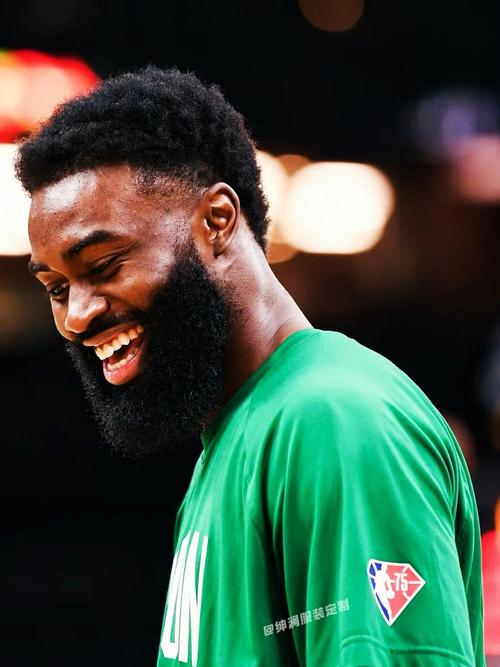 弗洛伦蒂诺指责特瓦斯加入足协董事会，但其本人亦曾加入数年（弗洛伦蒂诺批评特瓦斯加入足协董事会，自己也曾任职多年）