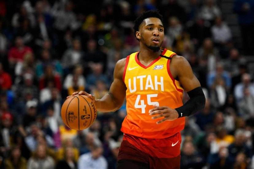 记者：洛佩斯因伤缺席泰山队训练，大概率将缺席赛季收官战（记者称洛佩斯因伤未参加泰山队合练，或将无缘赛季最后一战）