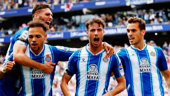 四川男篮球员段睿骐术后康复良好，或转会广东宏远，引发欠薪争议。（四川男篮后卫段睿骐术后恢复顺利，或转投广东宏远，欠薪争议发酵）