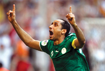 大莫里斯：欧文是我见过最有天赋的球员 他不像地球人&是外星人（大莫里斯盛赞欧文：他是我见过天赋最强的球员，像外星人而非地球人）