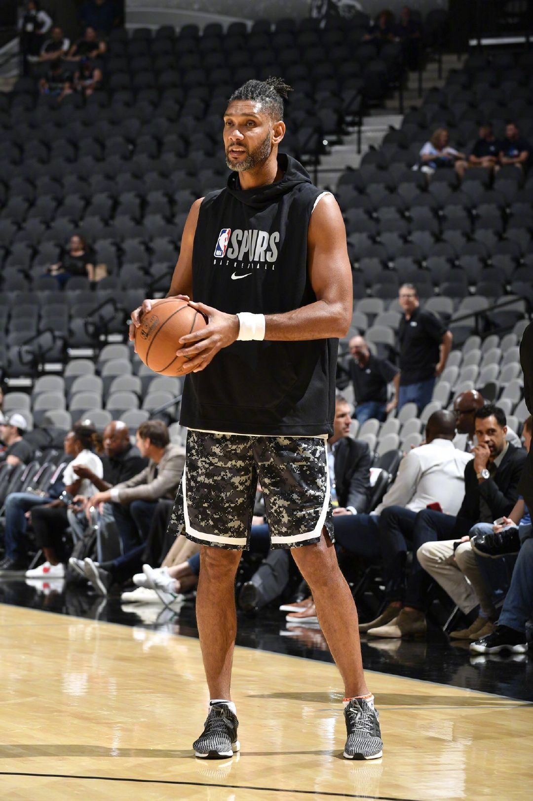 英超：曼城主场3-1击败布莱顿（英超：曼城主场3比1力克布莱顿）