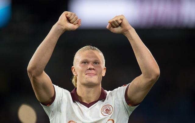 在上海旅游的奇塔迪尼重返海港俱乐部，拜访昔日教练和队友（游沪期间，奇塔迪尼回到海港俱乐部看望旧帅旧友）