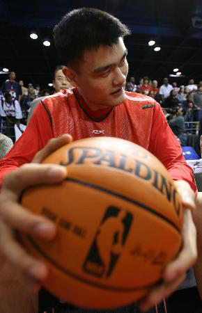 战绩碾压！拜仁主场对美因茨8连胜，得失球40-7（拜仁主场对美因茨豪取八连胜，40比7得失球尽显统治级优势）