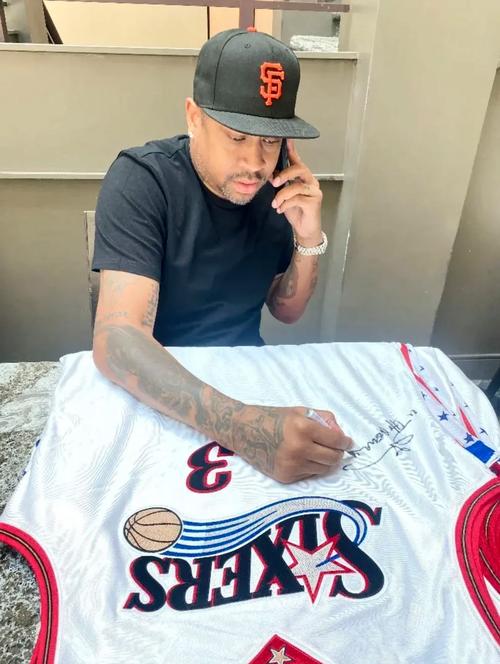 霍伊伦：进球让我开心，但这要归功于全队和布置战术的人（霍伊伦：破门虽喜，功劳归全队与战术制定者）