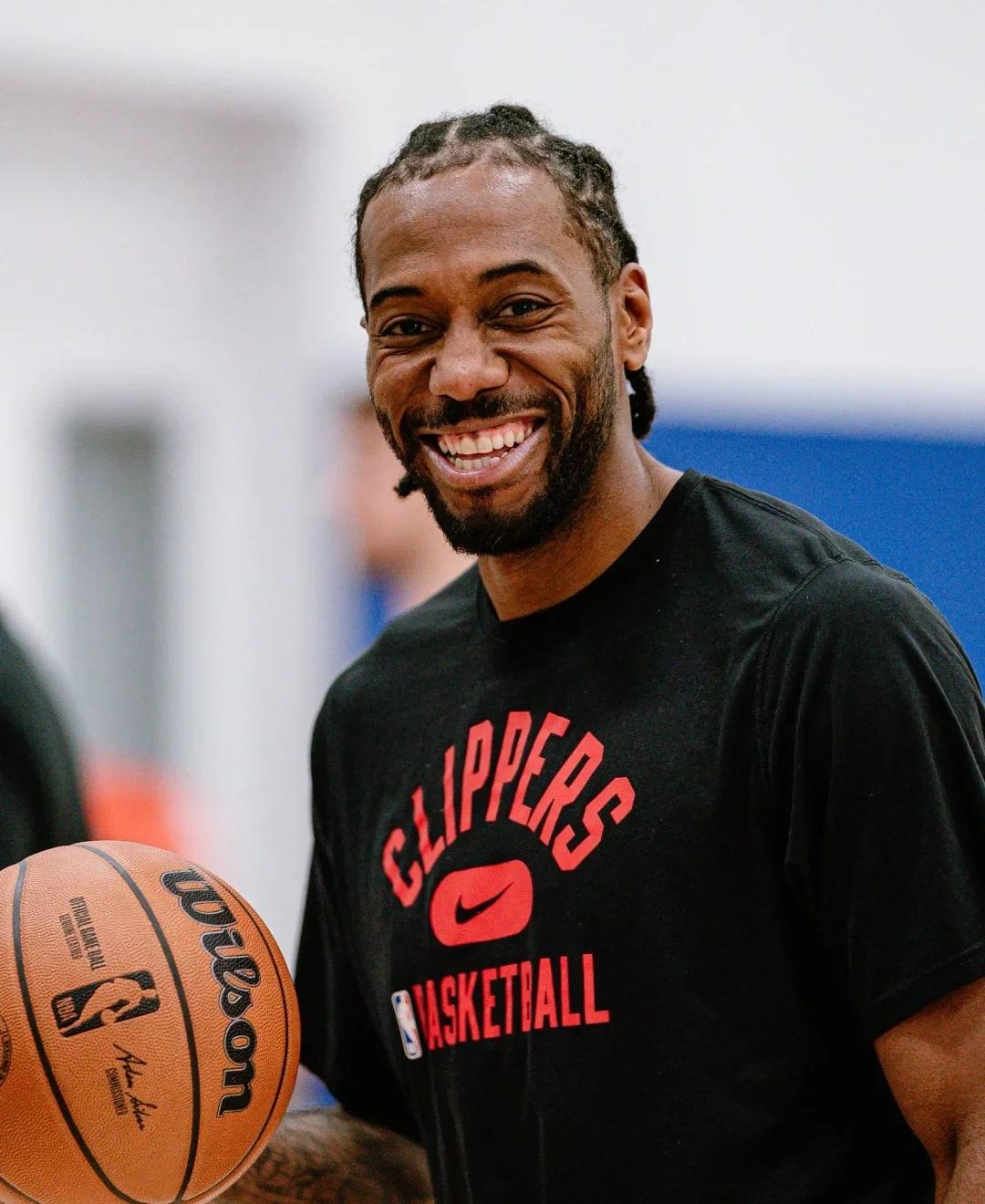 连输埃因霍温、本菲卡，那不勒斯队史首次遭遇欧冠客场连败（欧冠客场先后负于埃因霍温、本菲卡 那不勒斯队史首度遭遇连败）