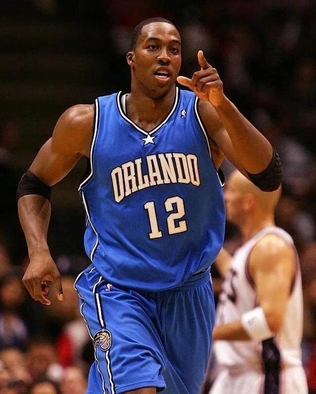 詹姆斯40岁之后第4次砍下35+，超越乔丹升至历史第一（詹姆斯40岁后第4次轰下35+，超越乔丹登顶历史第一）