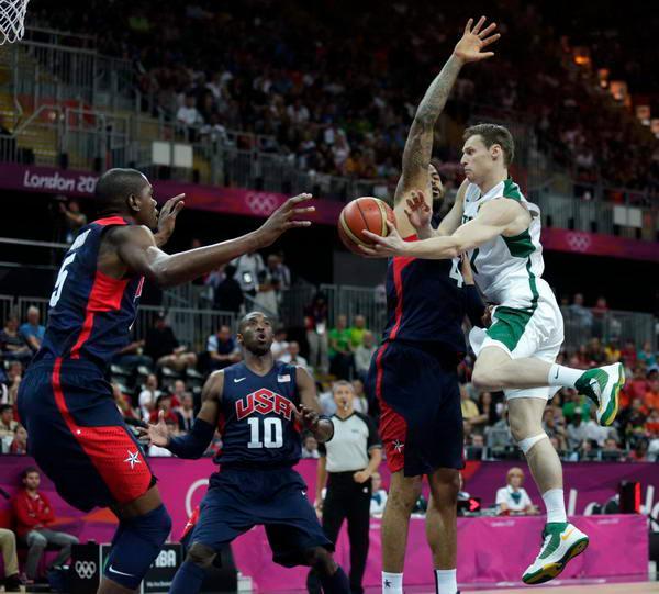 弗拉格：我的拇指一直有些问题，但我已经准备好坚持打比赛（弗拉格：拇指伤势仍在，但我已准备好带伤出战）