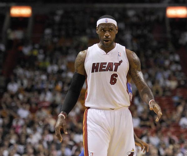 曼联迎战狼队，我真担心被惹毛的阿莫林，会帮利物浦解套！（曼联战狼队：就怕阿莫林发飙，替利物浦解困）