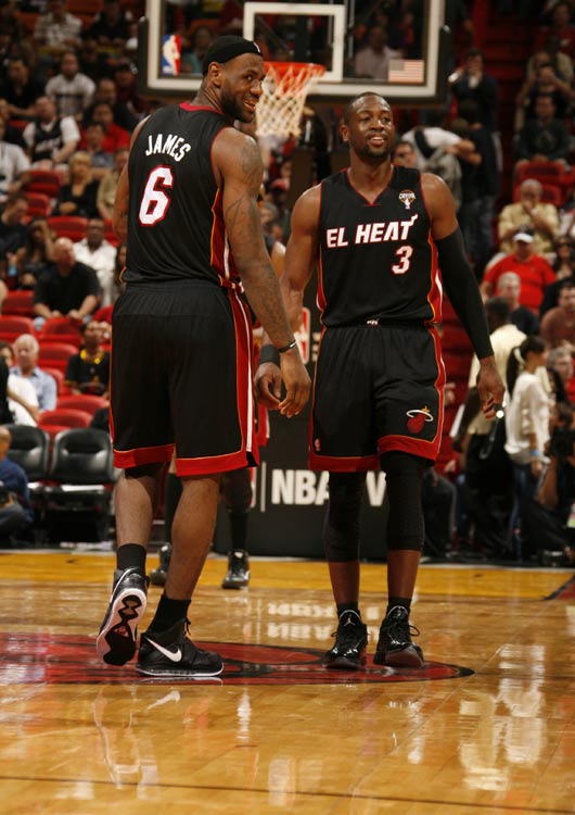 掘金约基奇豪取三双末节爆发（掘金核心约基奇轰三双 末节统治全场）