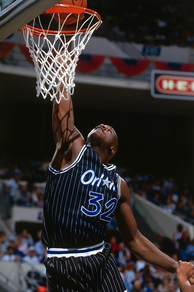 足球世界杯再次出现误判，慢镜头疯传（世界杯再现误判，慢镜头刷屏）